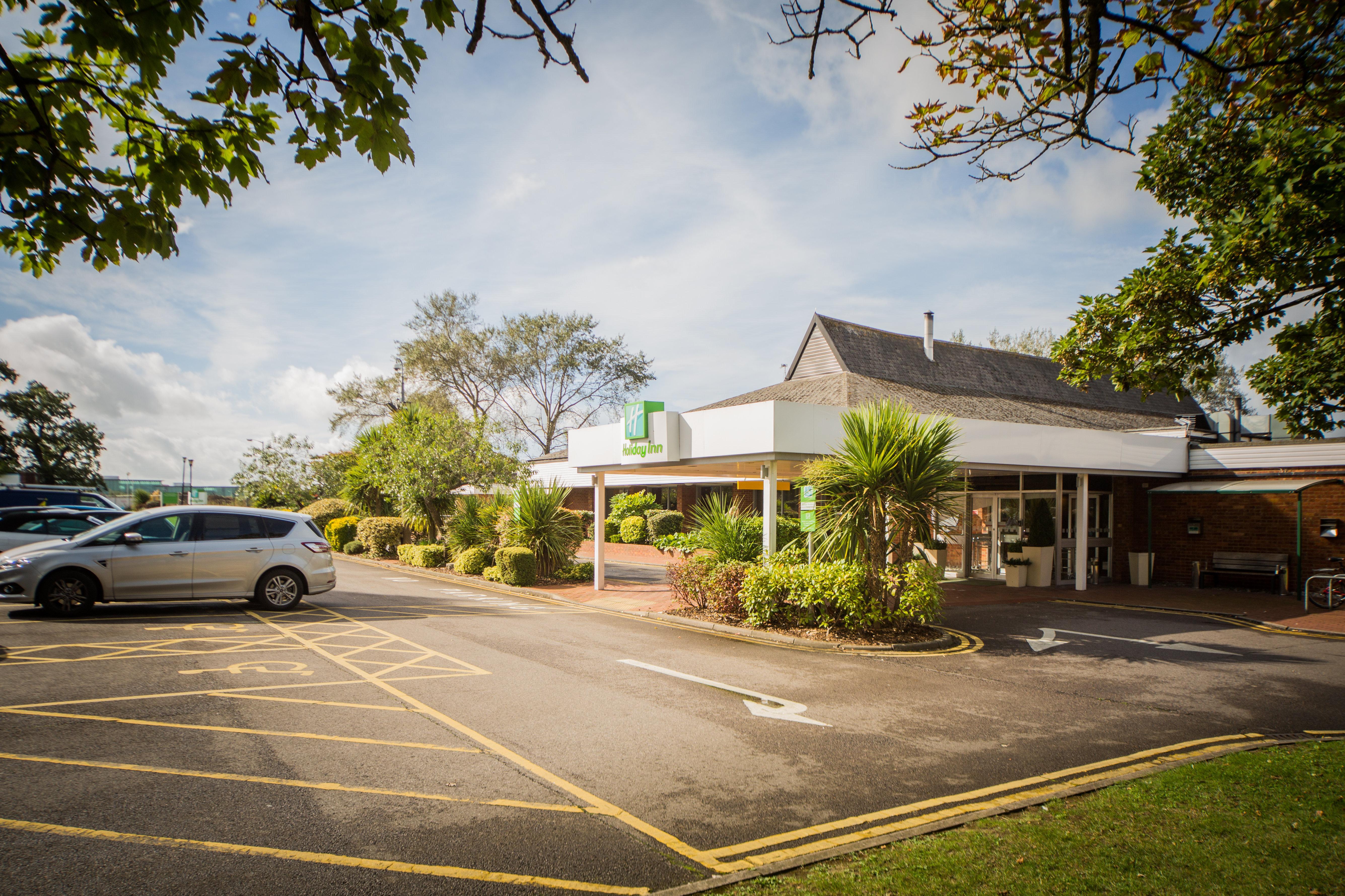 Holiday Inn Reading South M4 Jct 11 By Ihg Exterior photo