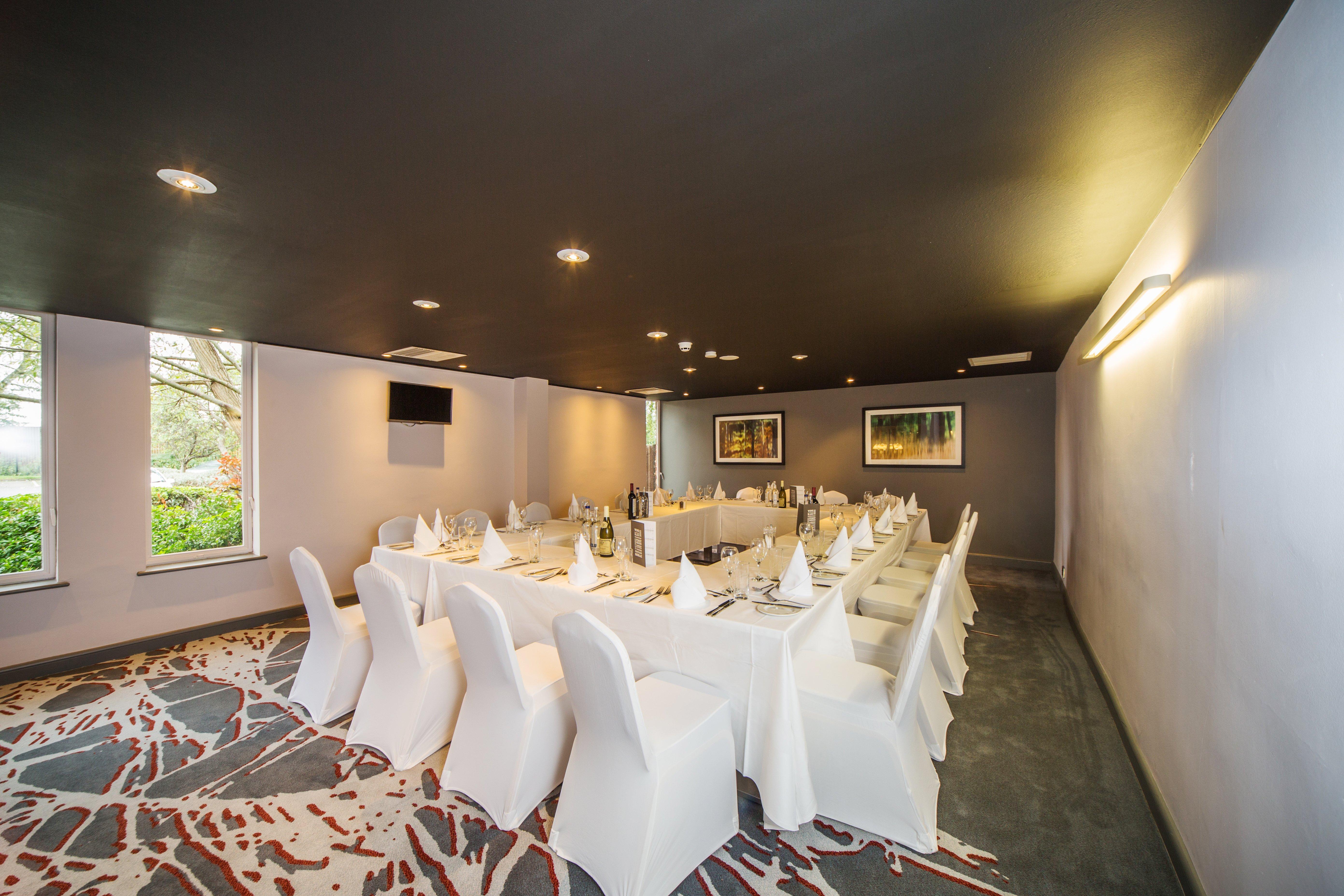 Holiday Inn Reading South M4 Jct 11 By Ihg Exterior photo