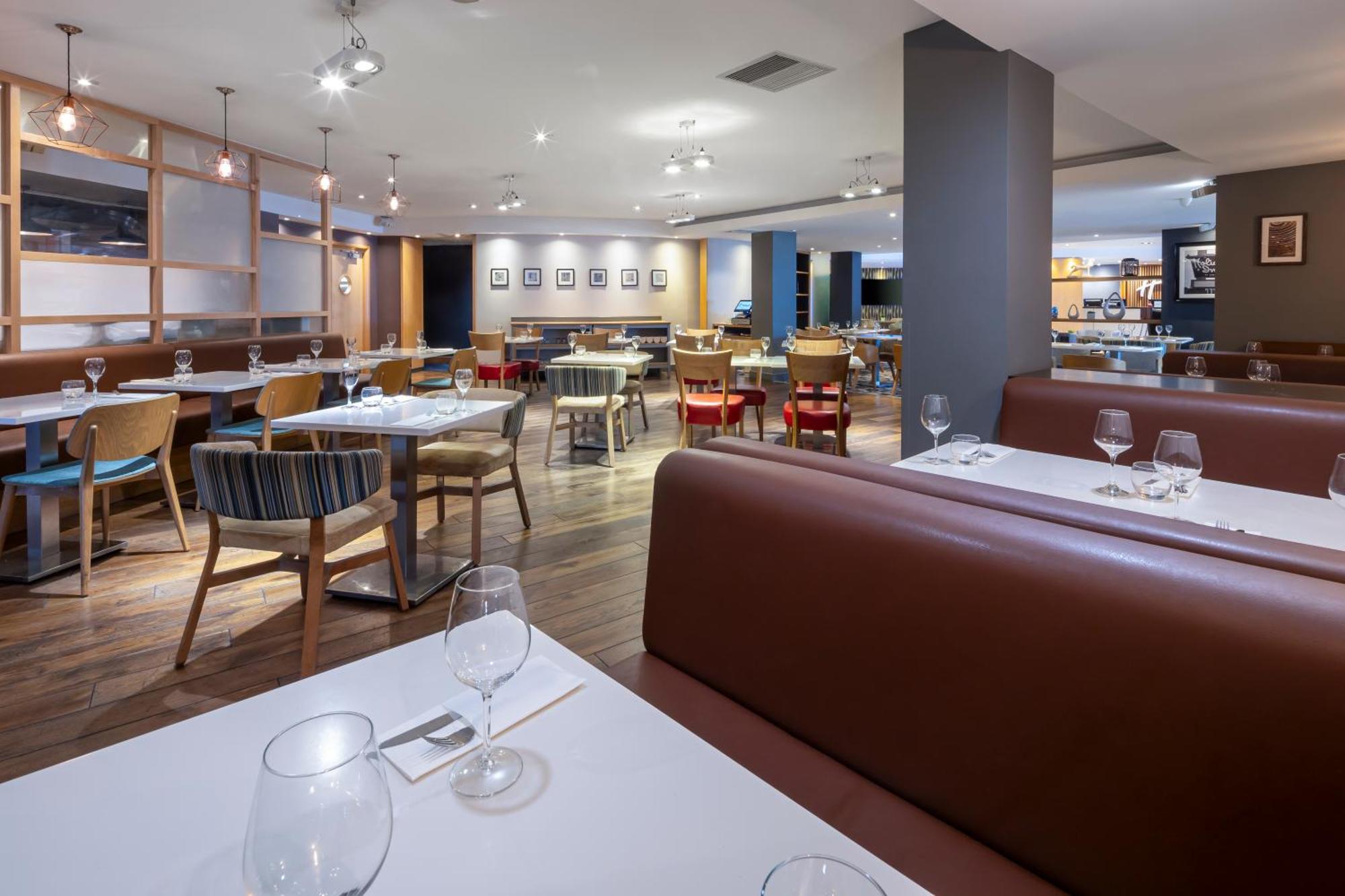 Holiday Inn Reading South M4 Jct 11 By Ihg Exterior photo