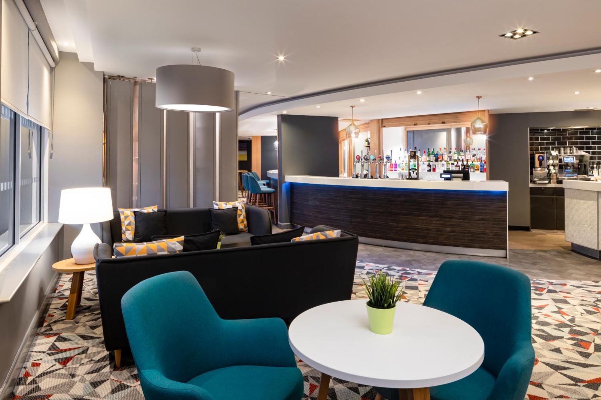 Holiday Inn Reading South M4 Jct 11 By Ihg Exterior photo