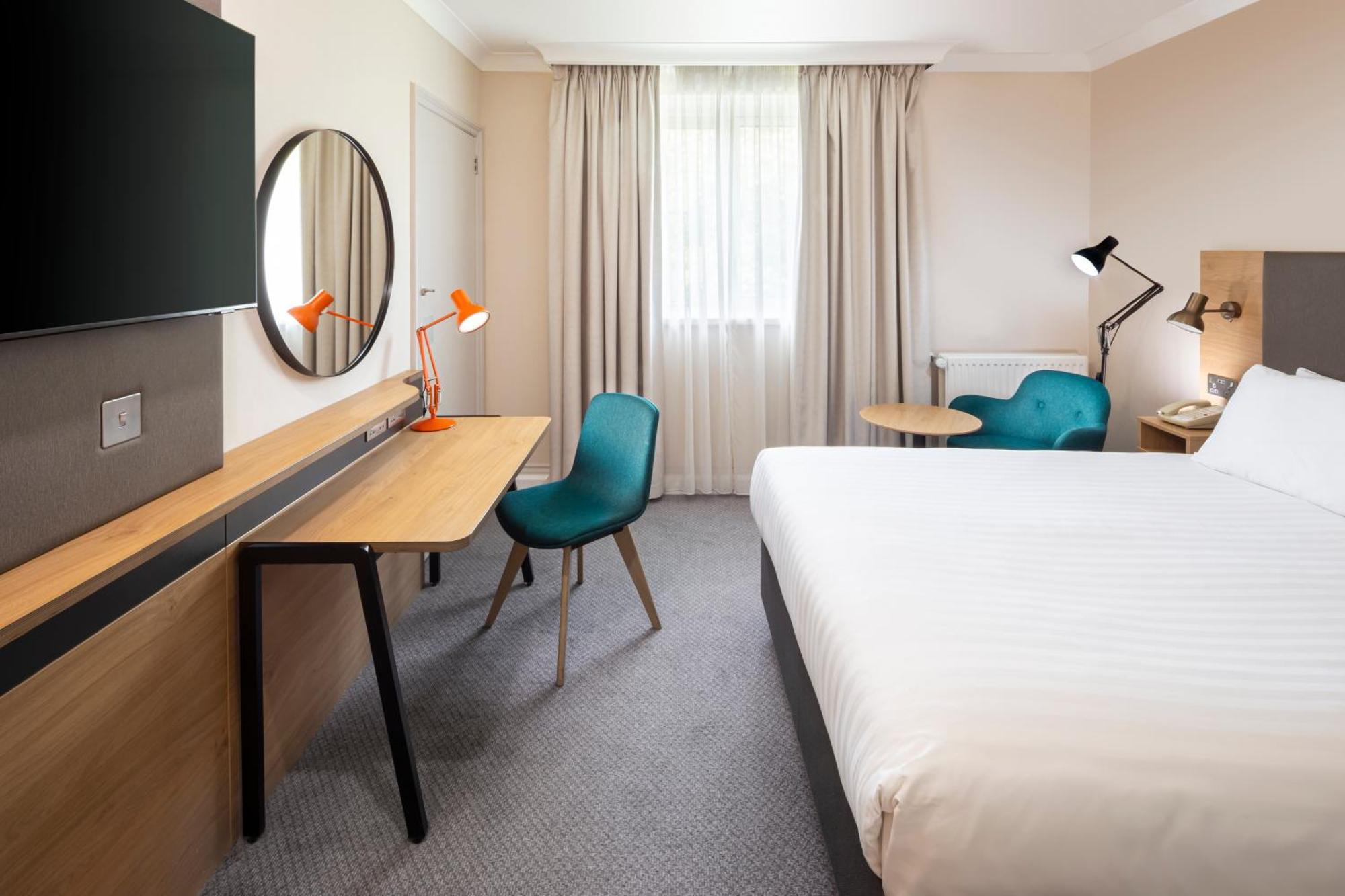 Holiday Inn Reading South M4 Jct 11 By Ihg Exterior photo