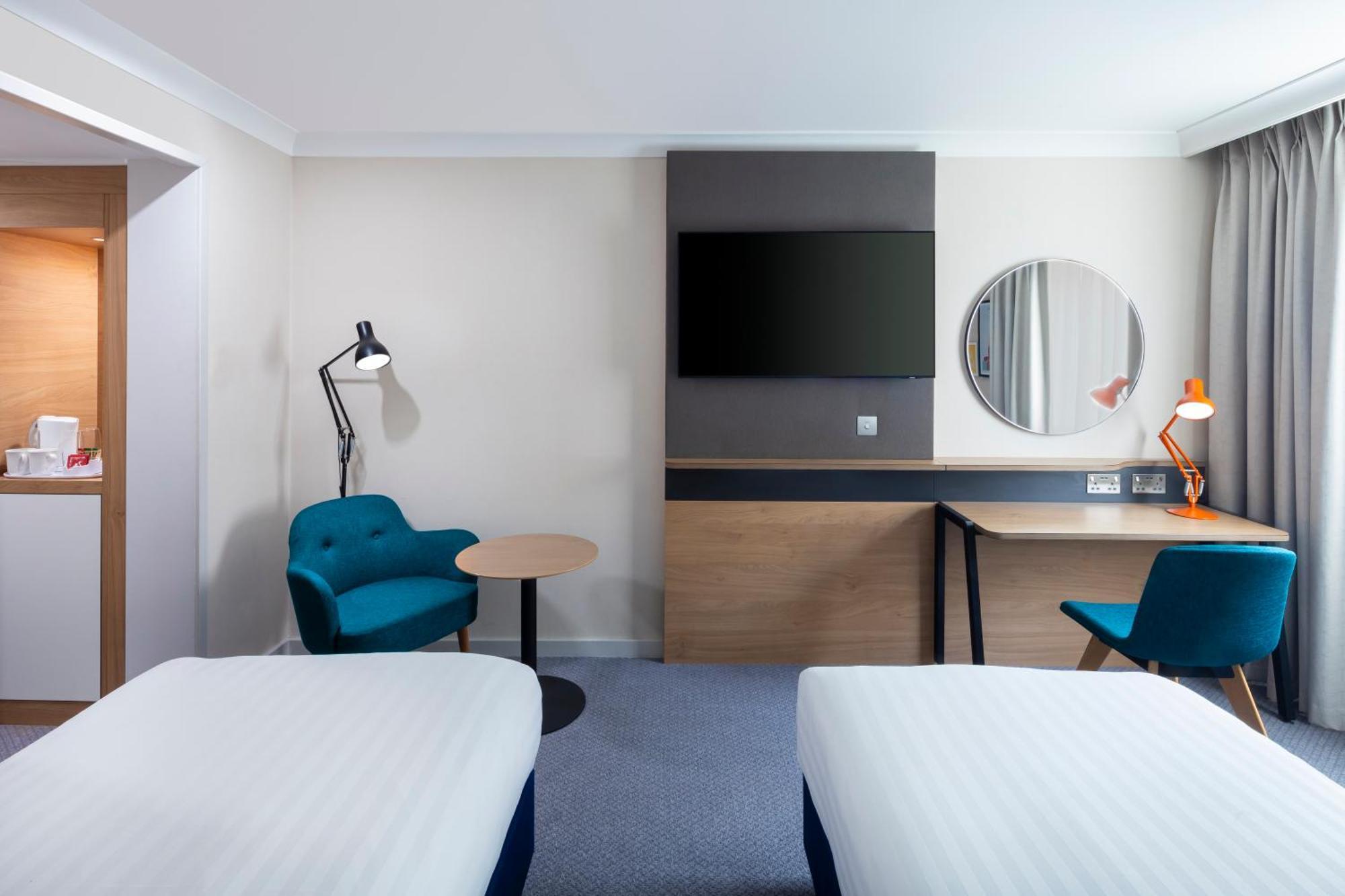 Holiday Inn Reading South M4 Jct 11 By Ihg Exterior photo