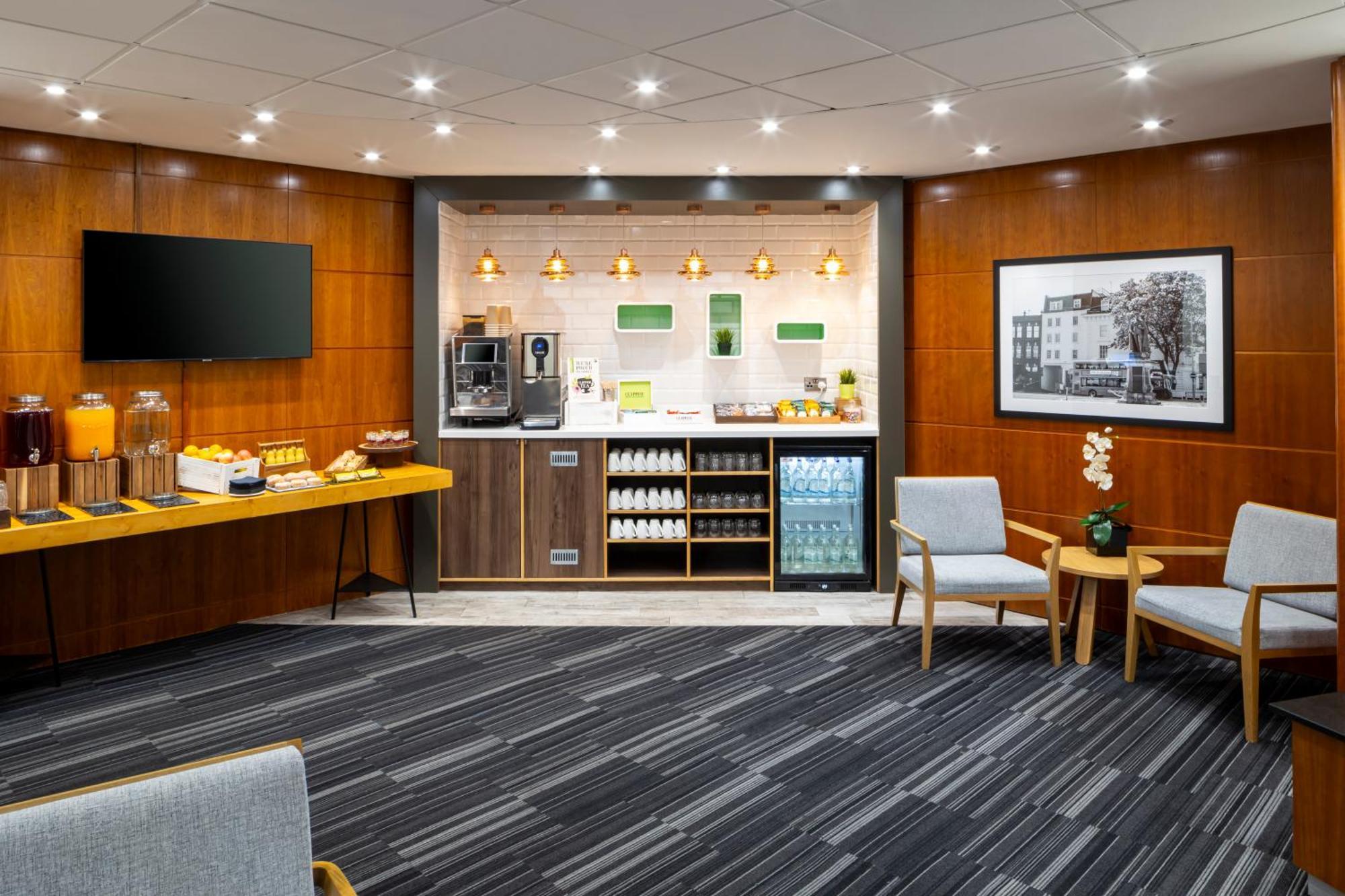 Holiday Inn Reading South M4 Jct 11 By Ihg Exterior photo