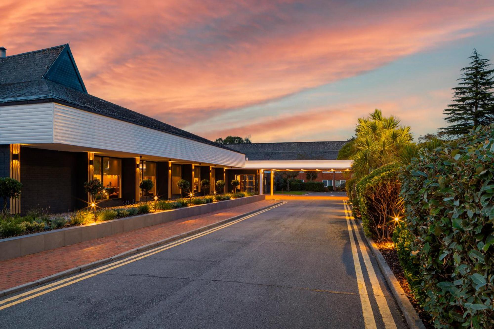 Holiday Inn Reading South M4 Jct 11 By Ihg Exterior photo